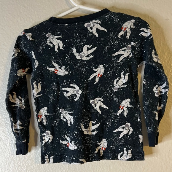 Carter’s 3T Astronaut graphic long sleeve - Picture 4 of 4